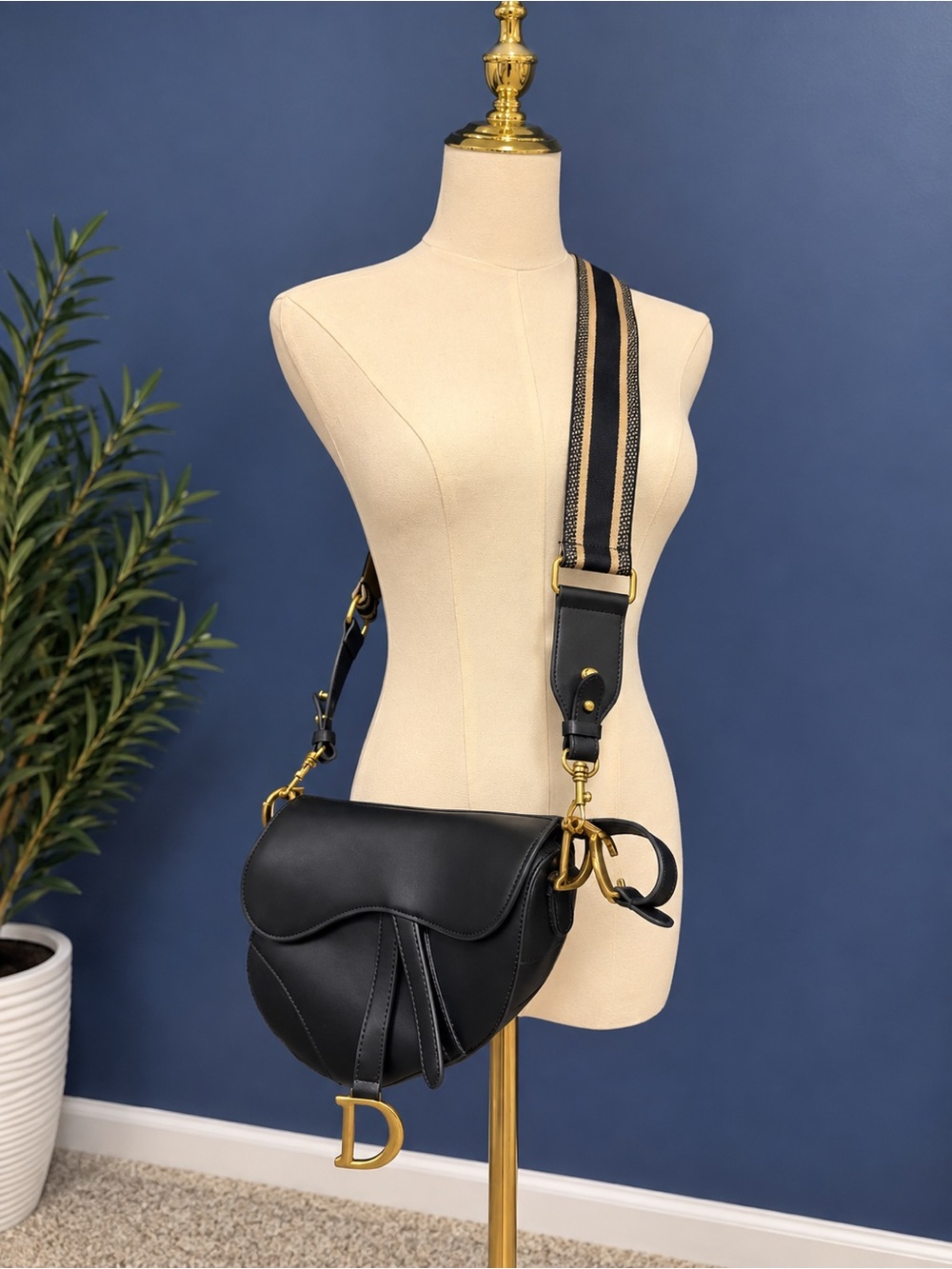 DIOR Small Saddle Bag With Strap Grained Calfskin